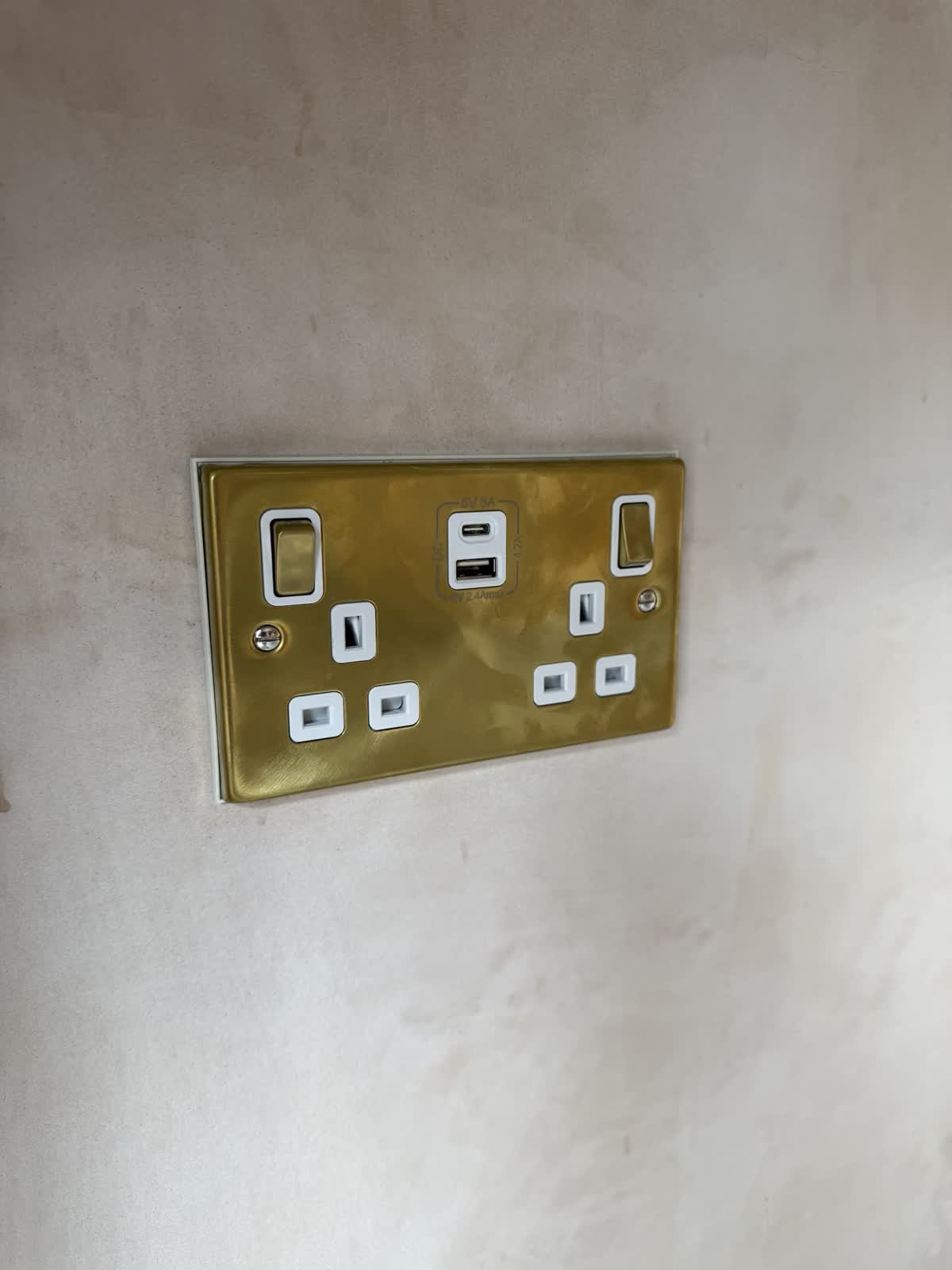 Brass double socket