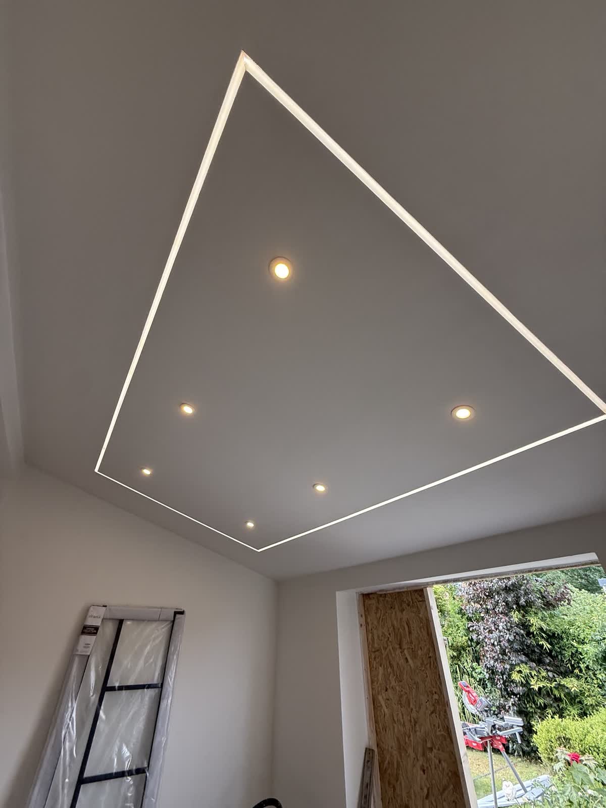 LED strip ceiling detail