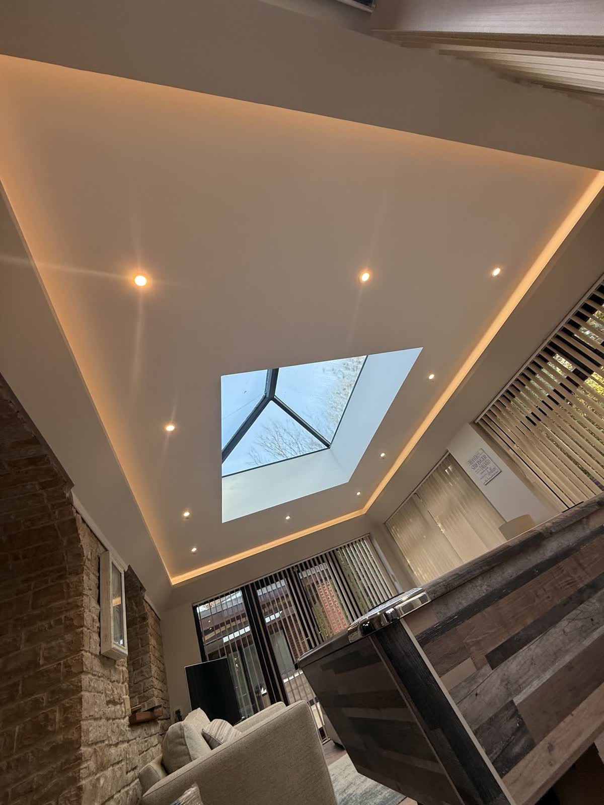 Roof lantern cove lighting