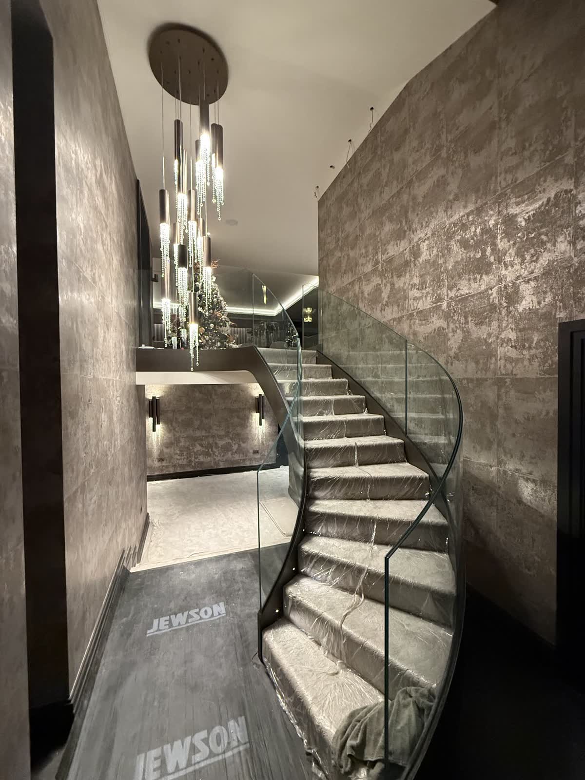 Staircase wall lighting